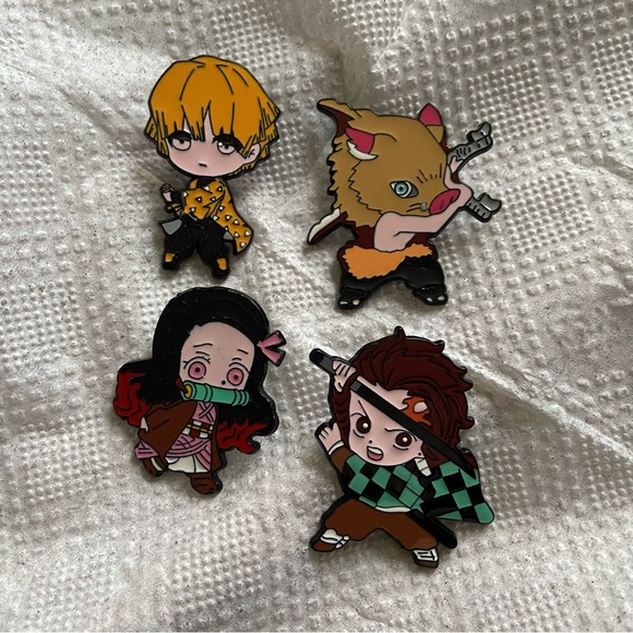 Anime Demon Slayer pins: Tanjiro Kamado, Zenitsu Agatsuma, Inosuke, Nezuko - Picture 2 of 3